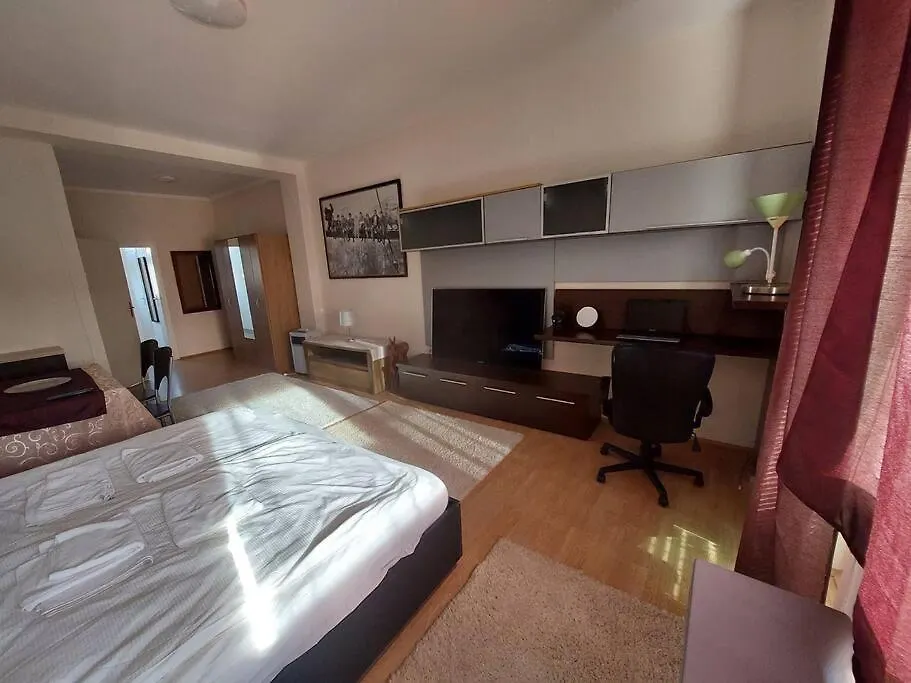 Mars Ter Apartman Szeged Apartment
