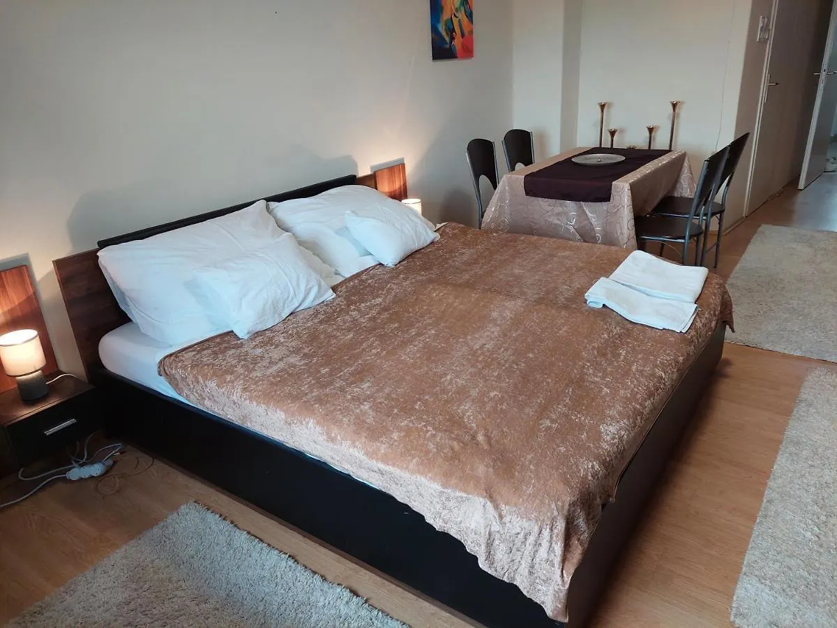 Mars Ter Apartman Szeged Apartment
